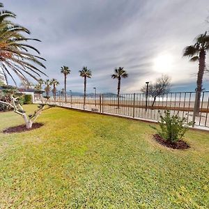 Appartement 60 M2, Piscine Premiere Ligne De Mer